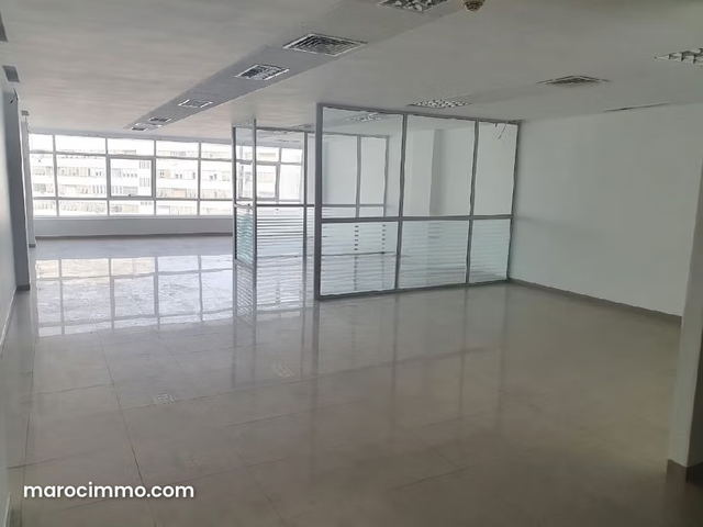 Bureau prés du port centre ville 100m² à louer — Casablanca