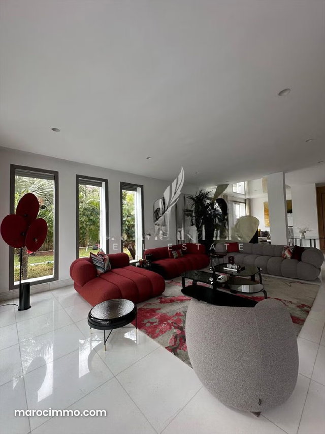 A vendre villa meublée 710m frontgolf Prestigia — 2