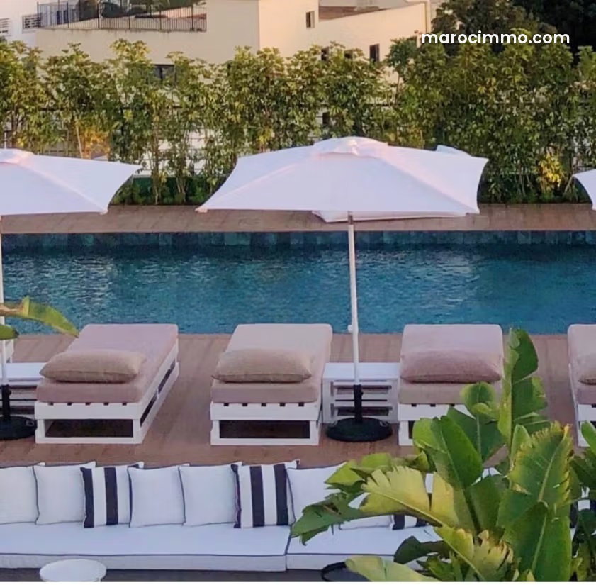 Furnished 120 sqm apartment with terrace and swimming pool, Palmier, Casablanca — Casablanca