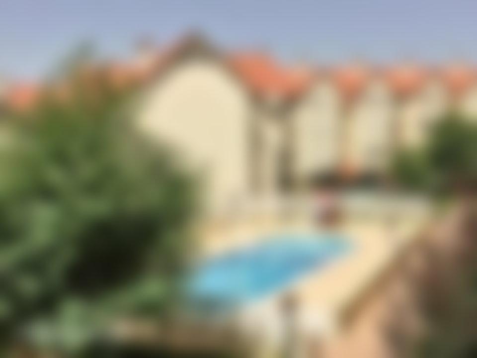 شقة مفروشة بإطلالة جبلية للإيجار بحي لا برايري في إفران