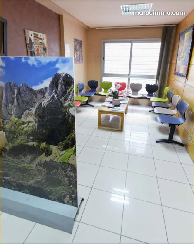 Bureau en location abdelmoumen — 2