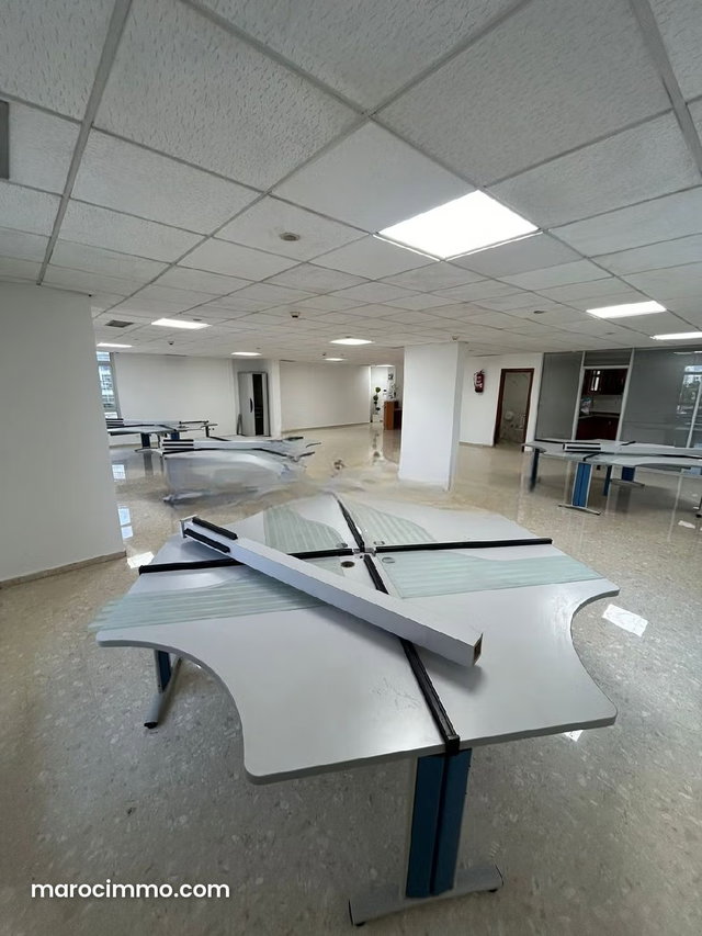 Beaux bureaux à louer à Maârif. Surface de 164 m². Service de concierge et climatisation — 4