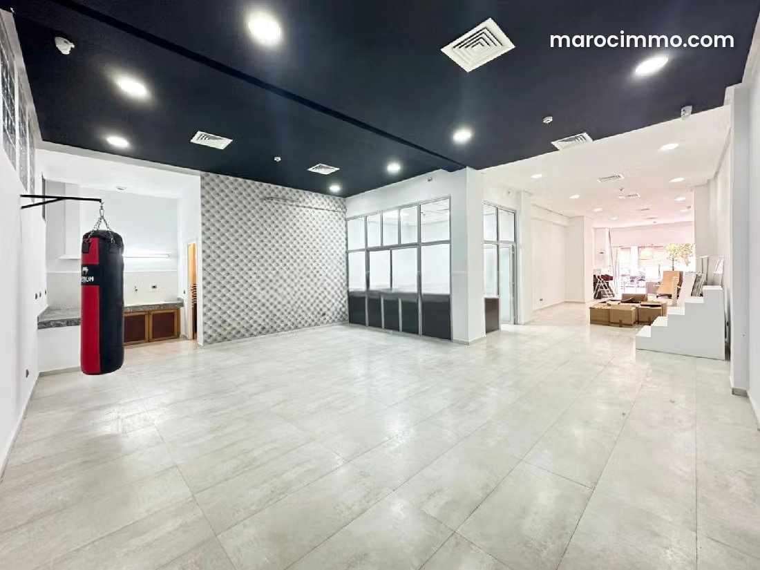 137 m² Commercial Premises, Racine, Casablanca — Casablanca