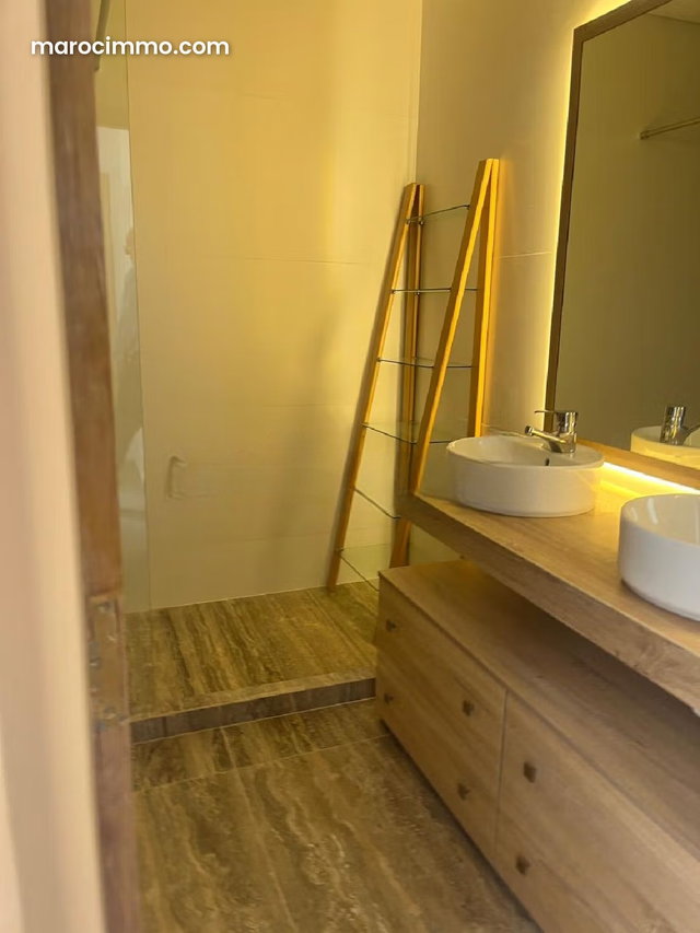 Villa a la location vide a ain diab 38000dh — 5