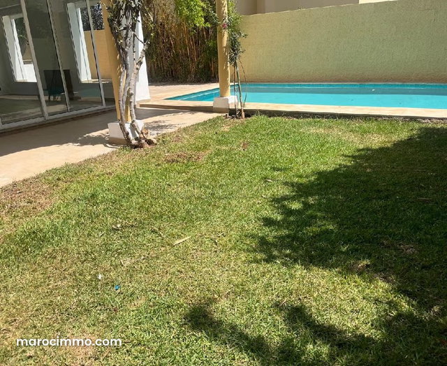 Villa a la location vide a ain diab 38000dh — 2