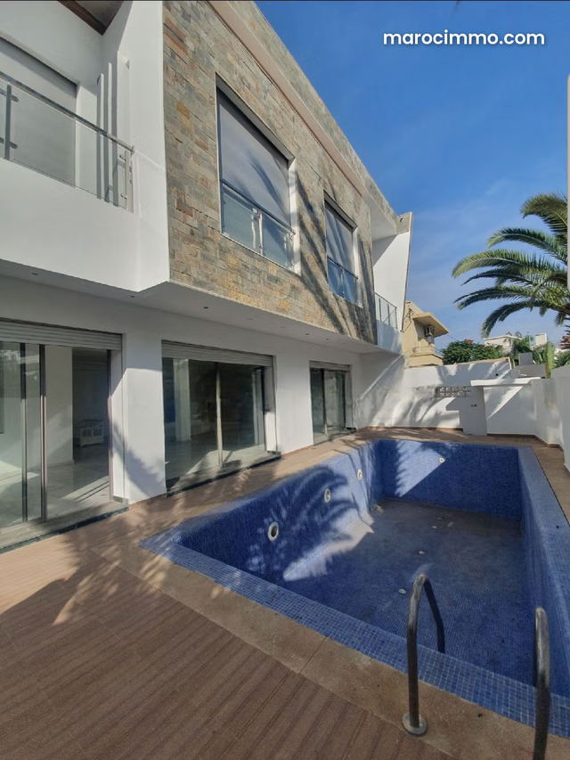 Villa moderne à louer à Oasis — Casablanca