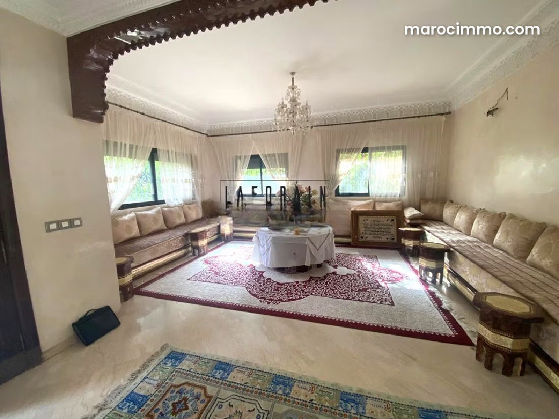 Villa à vendre à Masmoudi, Marrakech, 401 m² avec piscine — Marrakech