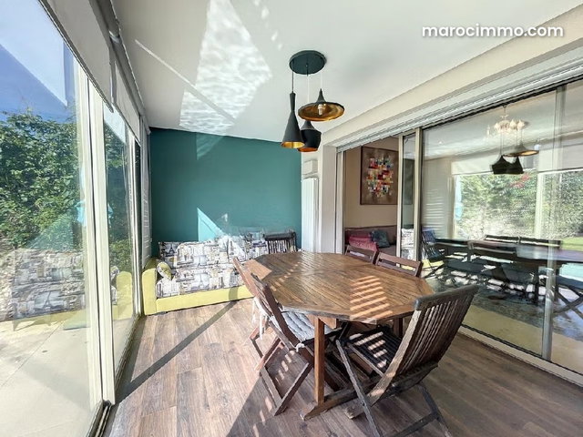 Villa meublée à louer sur prestigia golf city bouskoura avec piscine et jardin — 3