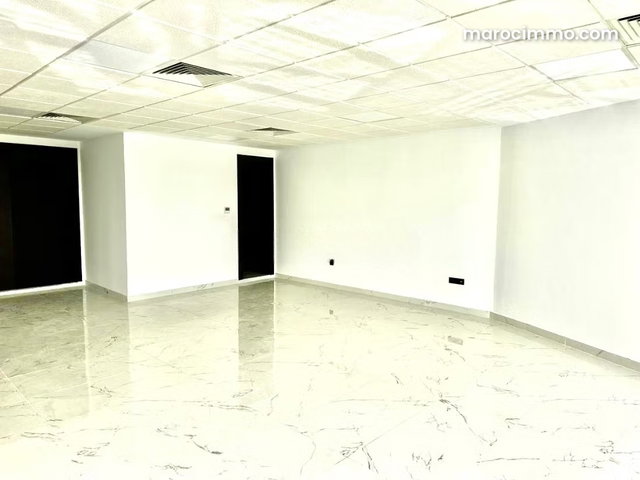 Plateau de bureau 70 m² boulevard Ghandi — 3