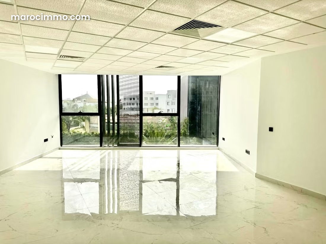 Bureau 70 m² à louer, Oasis Casablanca, immeuble neuf — Casablanca
