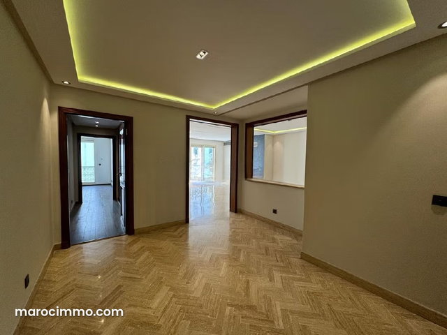 Très bel appartement à louer, triangle d'or — 2