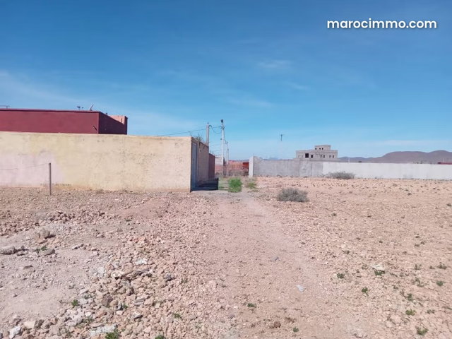 Beau terrain à la vente à Route Casablanca. Superficie 500 m² — 3