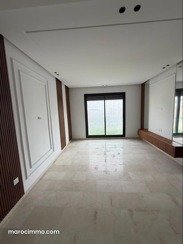 Studio premium a saisir — 2