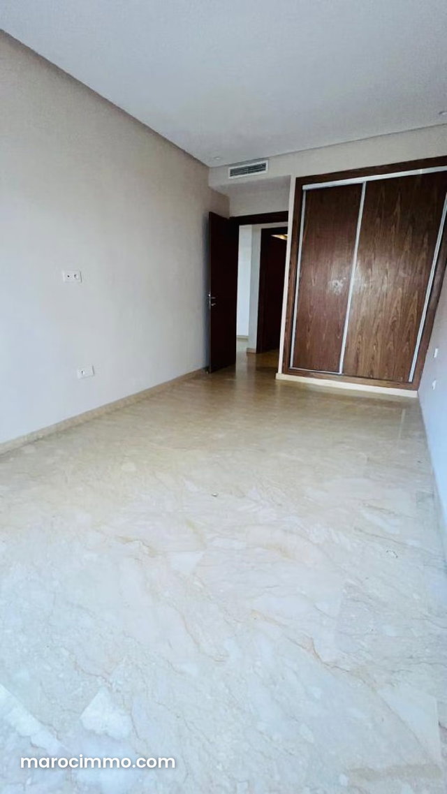 Appartement à Vendre de 118.0 m² à Casablanca, Plateau — 2