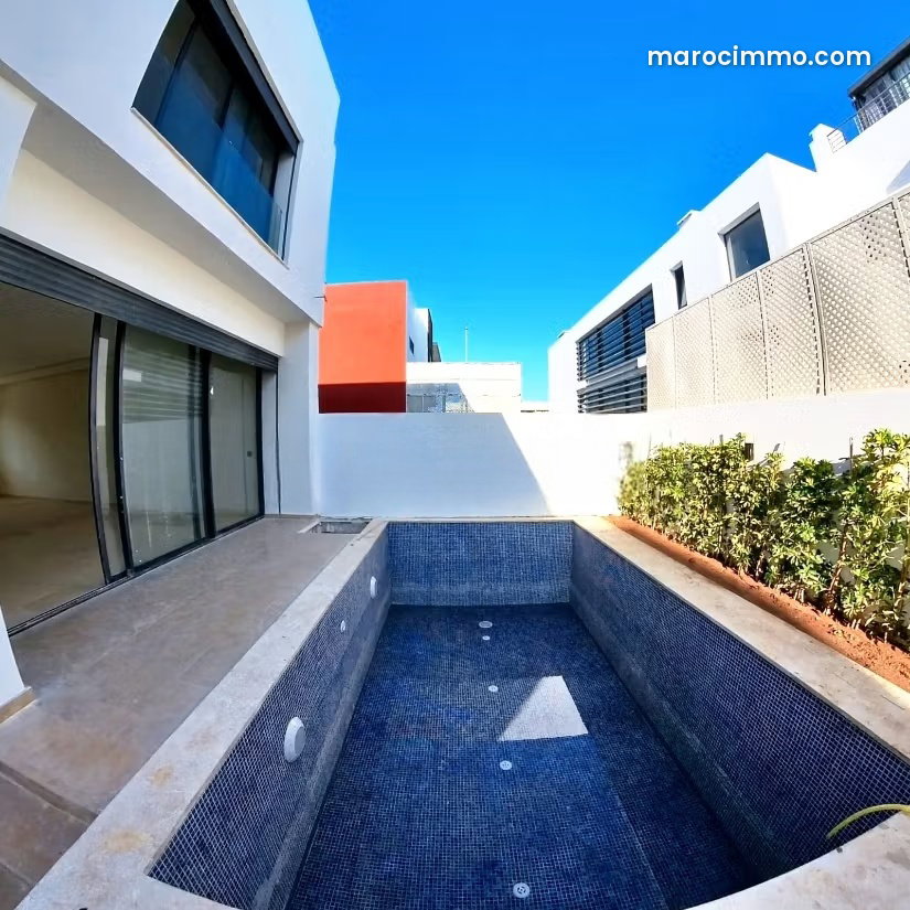 Villa moderne 360 m² avec piscine et vue mer, Dar Bouazza — Dar Bouazza