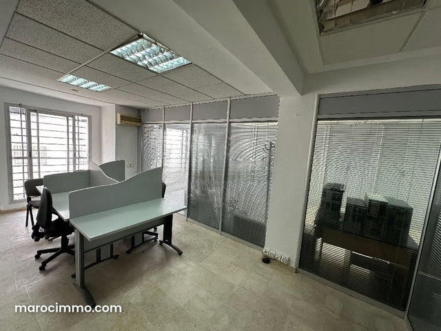 Offices for Rent in Racine. 5 Rooms, 104 m². Elevator and Garage — 5