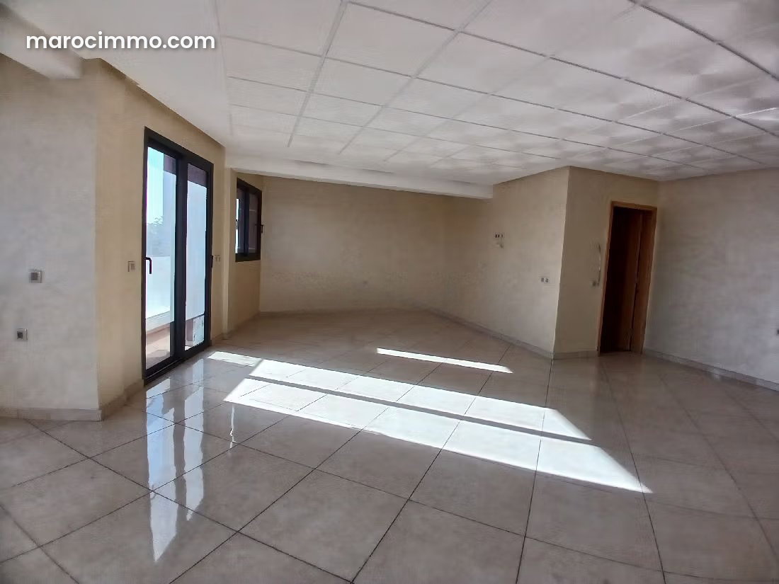 65 sqm office for rent, Gueliz, Marrakech, serviced building — Marrakesh