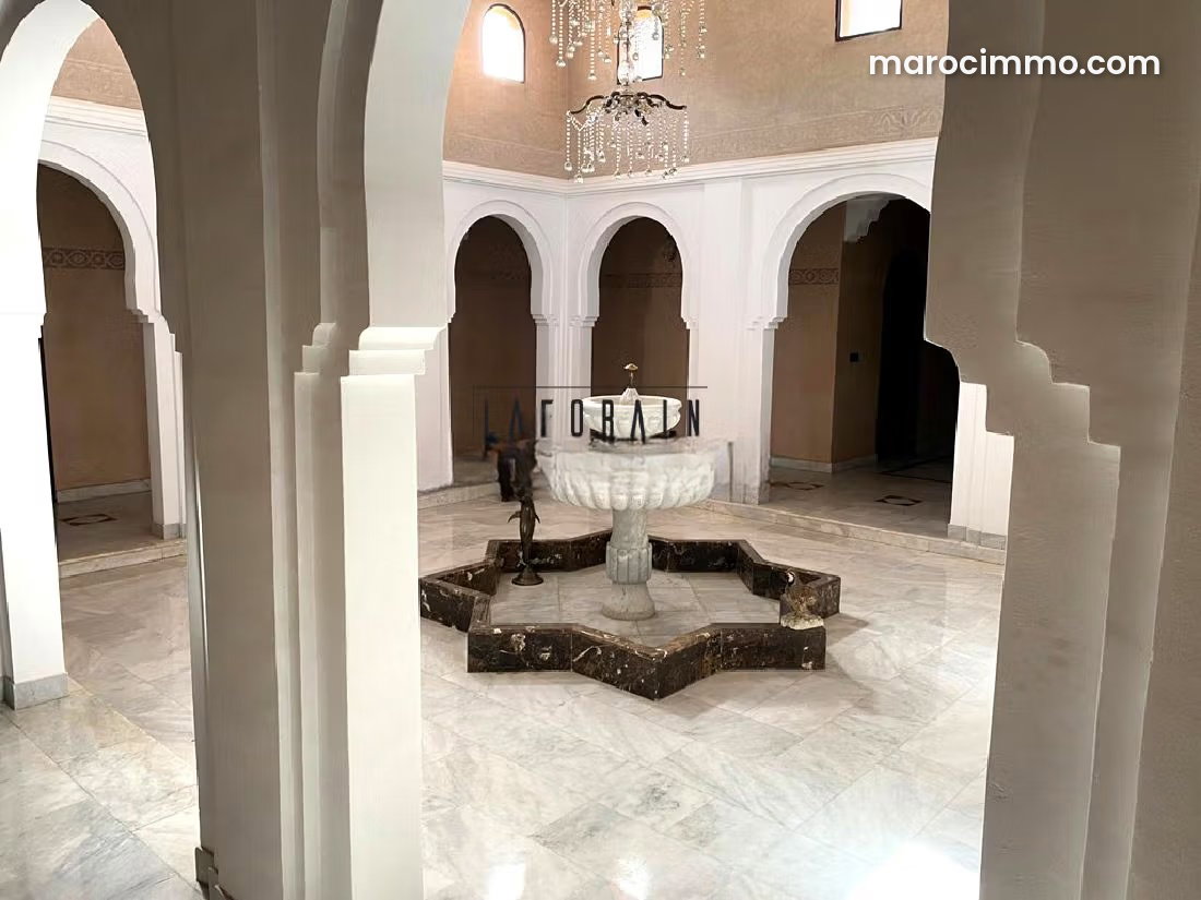 550 m² Villa with Two Swimming Pools, Fez Road, Marrakech — Marrakesh