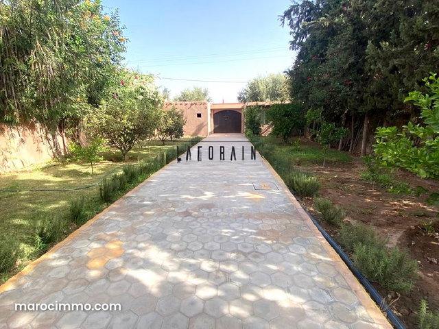 Exceptional Villa 11 km from Marrakech — 2