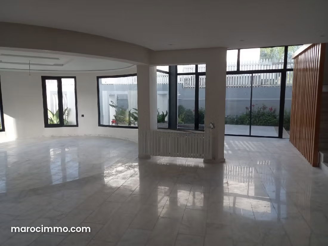 640 sqm Villa with 5 Bedrooms and Garden in Bir Rami Est, Kenitra — Kenitra