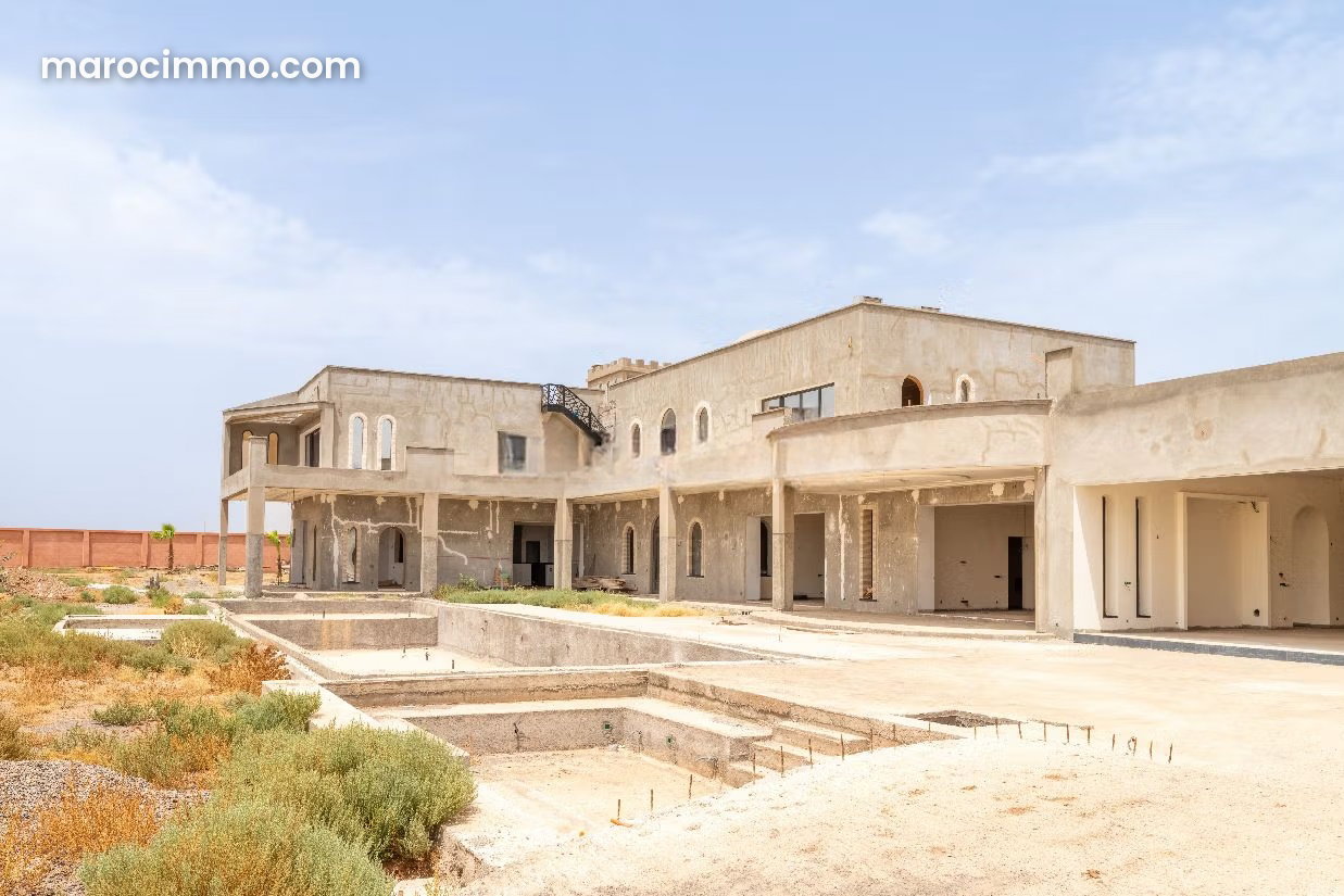 2,000 m² Villa on 1 Hectare, Route de l’Ourika, Marrakech – For Sale — Marrakesh