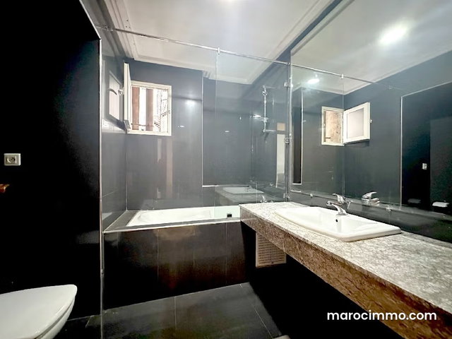 Appartement à Vendre de 254.0 m² à Casablanca, Racine — 5