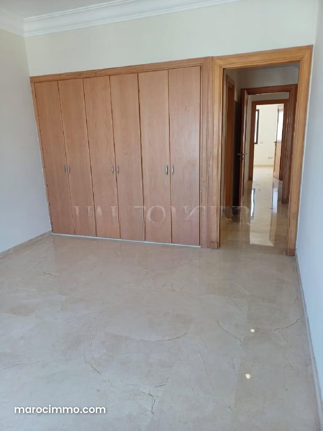 Magnifique appartement à Louer avec Terrasse Racine, Casablanca — 5
