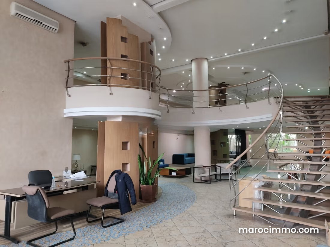 617 sqm commercial premises, full shopfront in Casablanca’s Golden Triangle — Casablanca