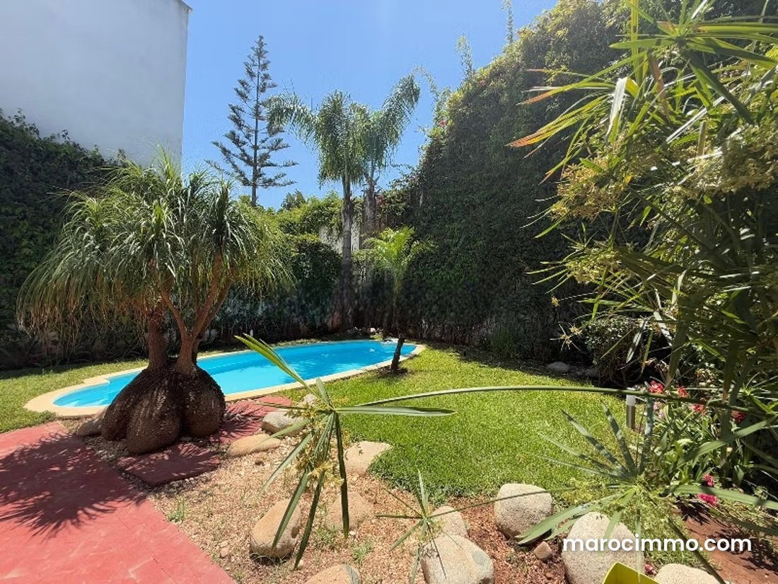 400 sqm Furnished Villa with Pool, Aïn Diab, Casablanca — Casablanca
