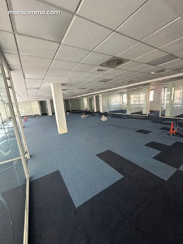 700M² Office Space for Lease on 3rd Floor in Anfa — Casablanca
