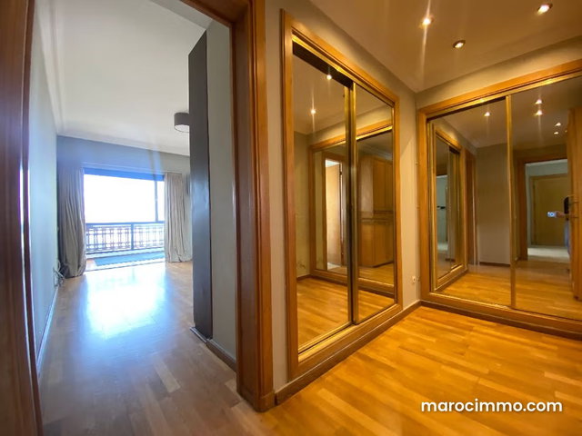 Superbe appartement à louer — 5