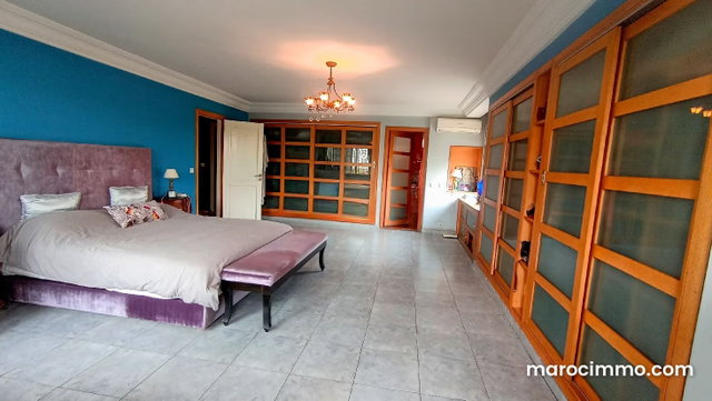 Villa à Vendre de 599.0 m² à Casablanca, Oasis — 3
