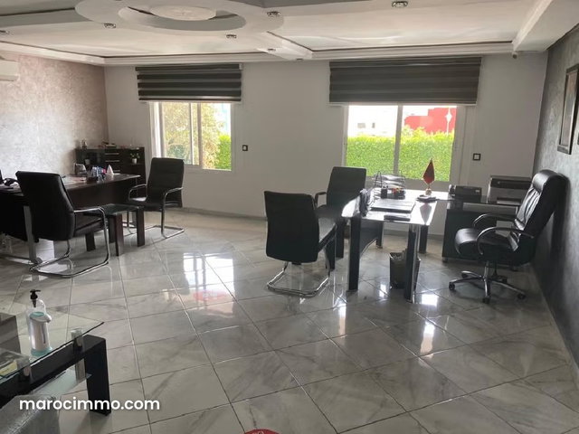 Bureaux à l'achat à Wilaya. Surface totale 41 m² — 3