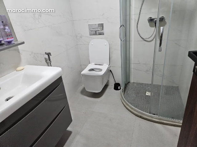 Residence sécurisé, loue grand appt 3 ch meuble — 2