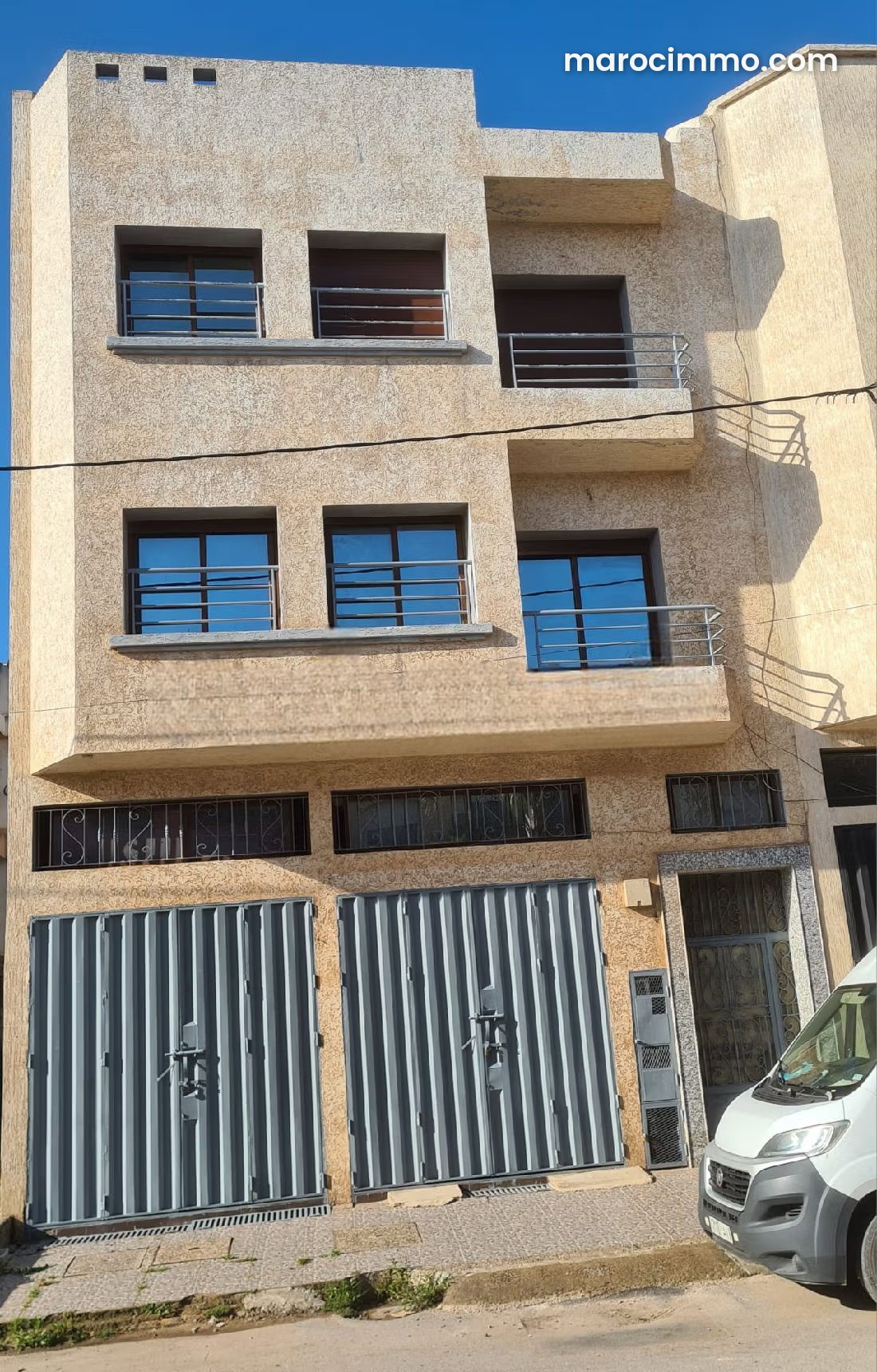 فرصة استثمارية مميزة: مبنى متعدد الاستعمالات في قلب دار بوعزة — دار بوعزة