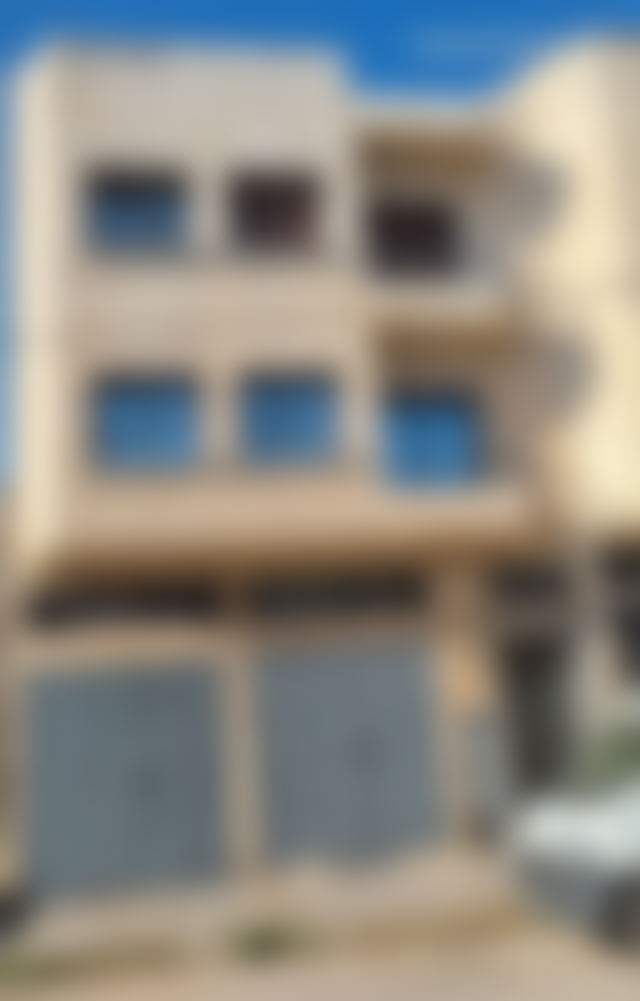 فرصة استثمارية مميزة: مبنى متعدد الاستعمالات في قلب دار بوعزة — دار بوعزة
