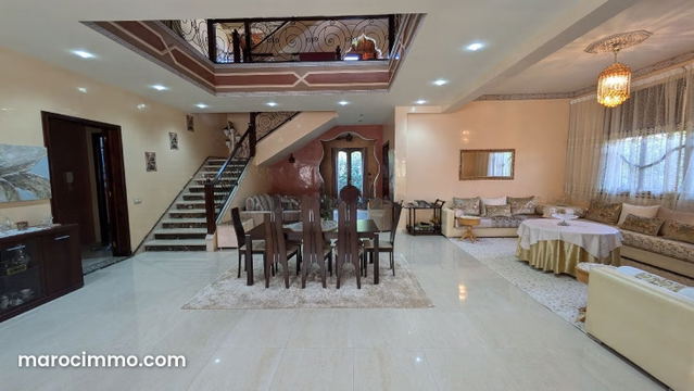 Villa à Vendre de 545.0 m² à Marrakech, Zohor Targa Zephyr — Marrakech