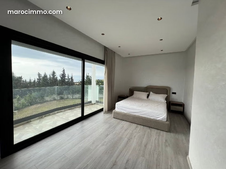 5 Bedroom Villa in Nouinouich Residential Area