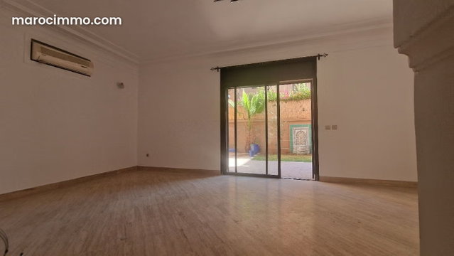 APPARTEMENT avec grand jardin privé piscine commune à Targa — 4