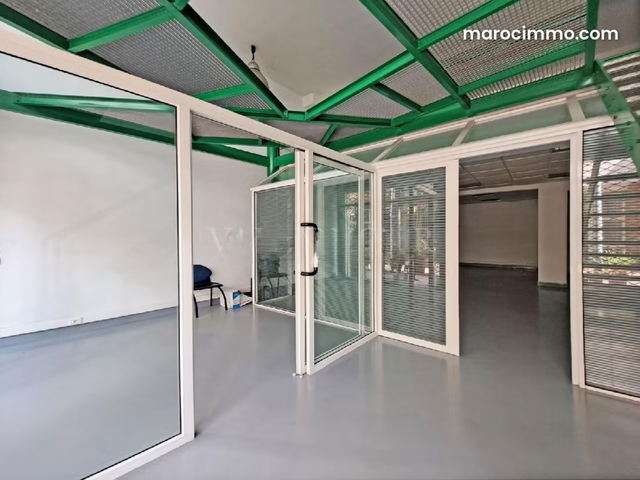 Location local 140m2 aménagé sur Gauthier, Casablanca — الدار البيضاء