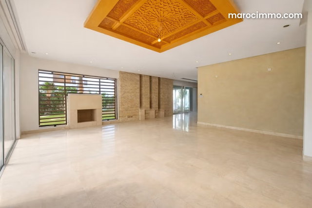 Location villa jumelée 650m2 avec véranda et chambres spacieuses, Bouskoura — 3