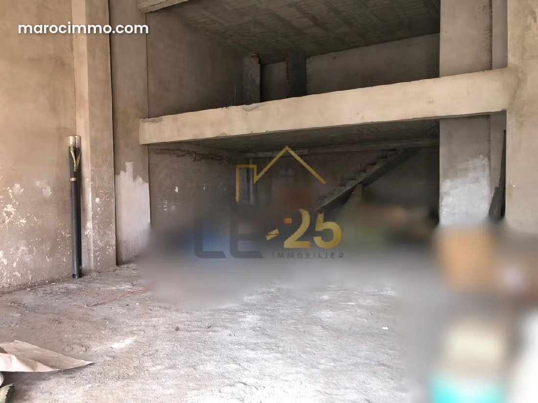 محل تجاري فسيح للإيجار بجليز مراكش — مراكش