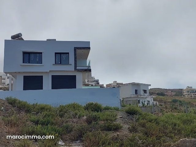 Beau Terrain avec plan autorisé pour villa à — 3