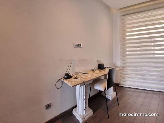 Superbe appartement à vendre à Gauthier. Surface totale 180 m². Double vitrage et chauffage central — 4