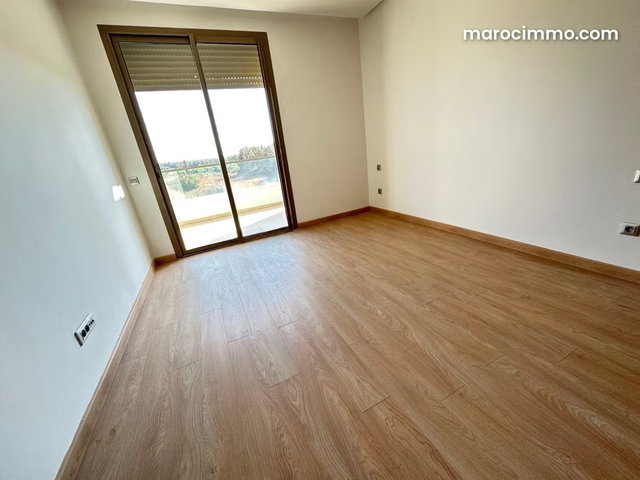 Luxurious Apartment for Long-Term Rent in Eagles Hills — 3