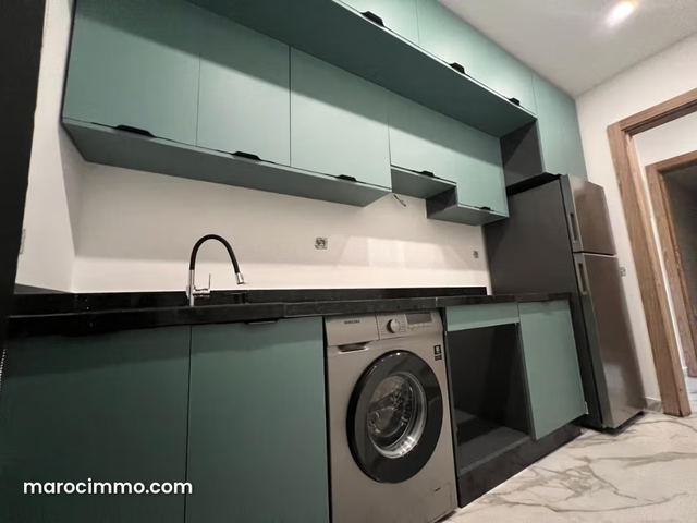 Bel appartement vide à mabella — Rabat