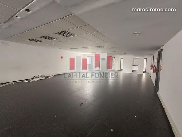 Plateau bureau de 825m2 dont 120m2 de terrasse à la location Bd Hassan 1er — الدار البيضاء