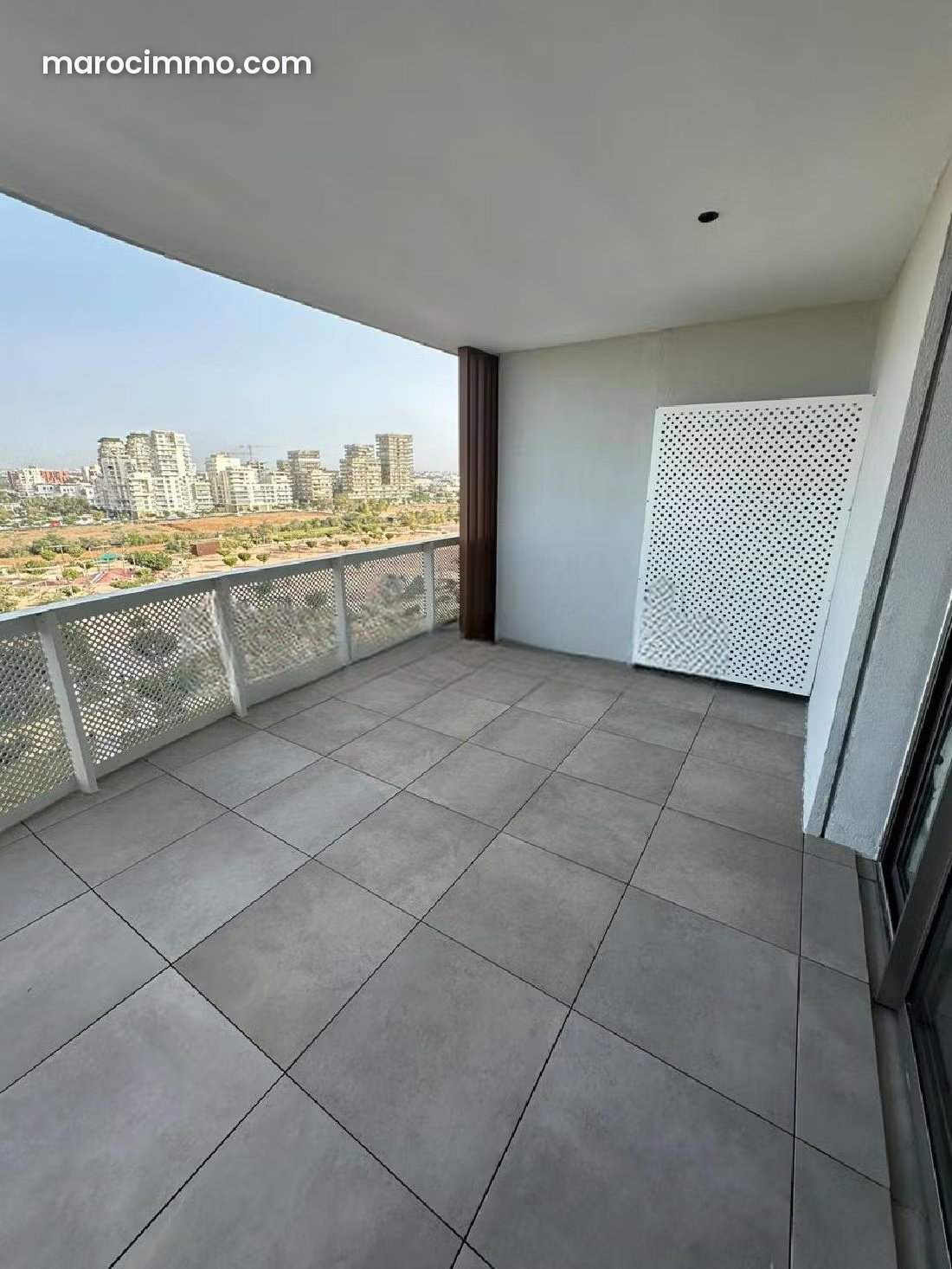 Furnished 90 sqm studio, terrace, 10th floor, Casablanca Finance City — Casablanca