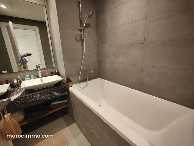 Très bel appartement à CFC à louer 80 m² — 4