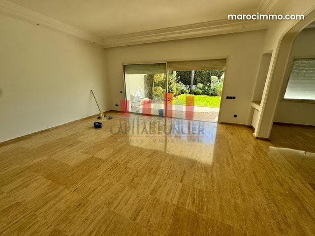 Beautiful villa for rent in Ain Diab. 4 beautiful bedrooms. Parking spaces and terrace — 2